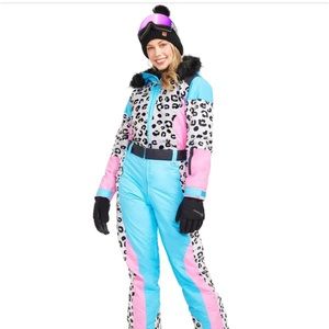 Brand new tags still intact women’s extra large ski suit